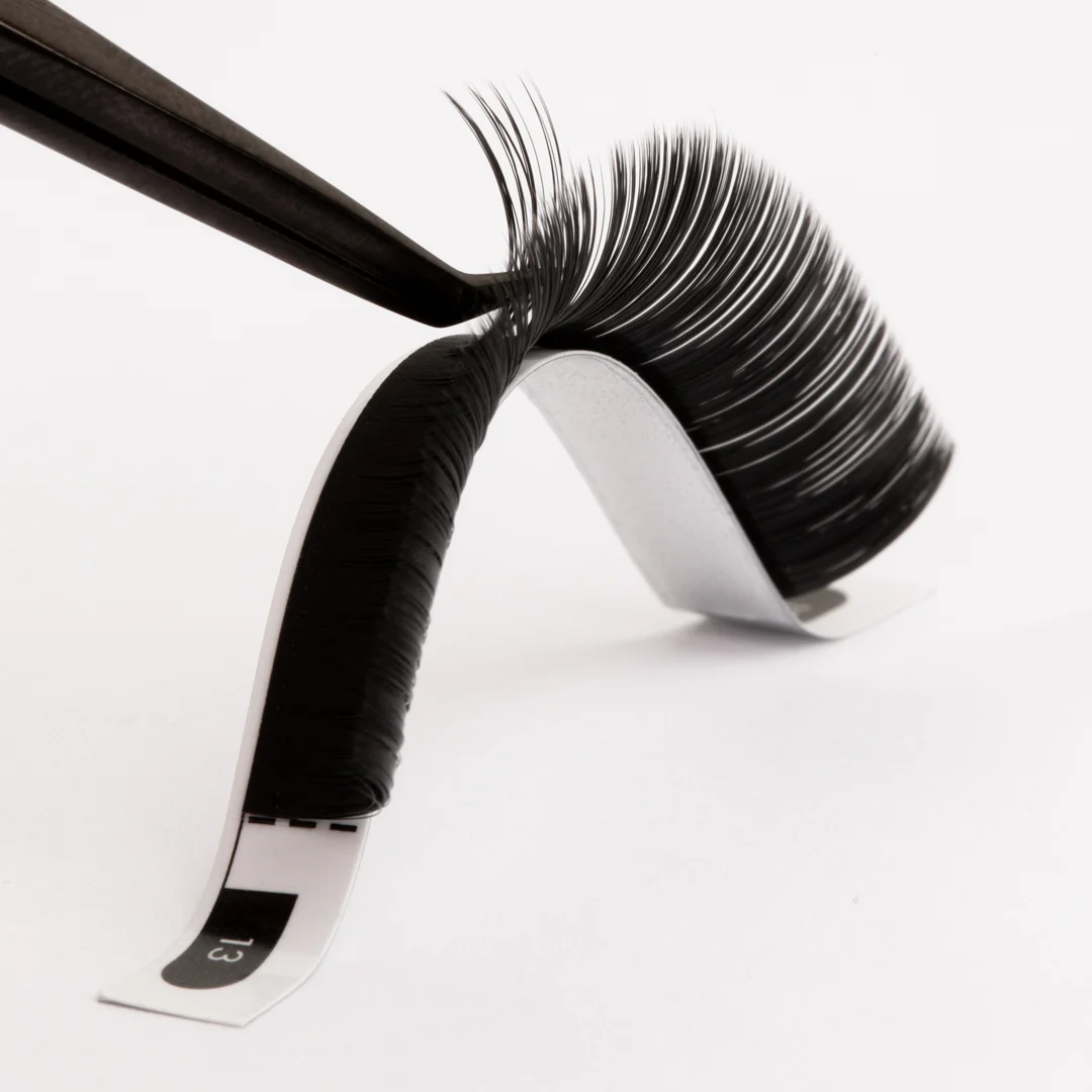 CAMELLIA - EASY FANNING MEGA VOLUME LASHES 0.03 - Image 3