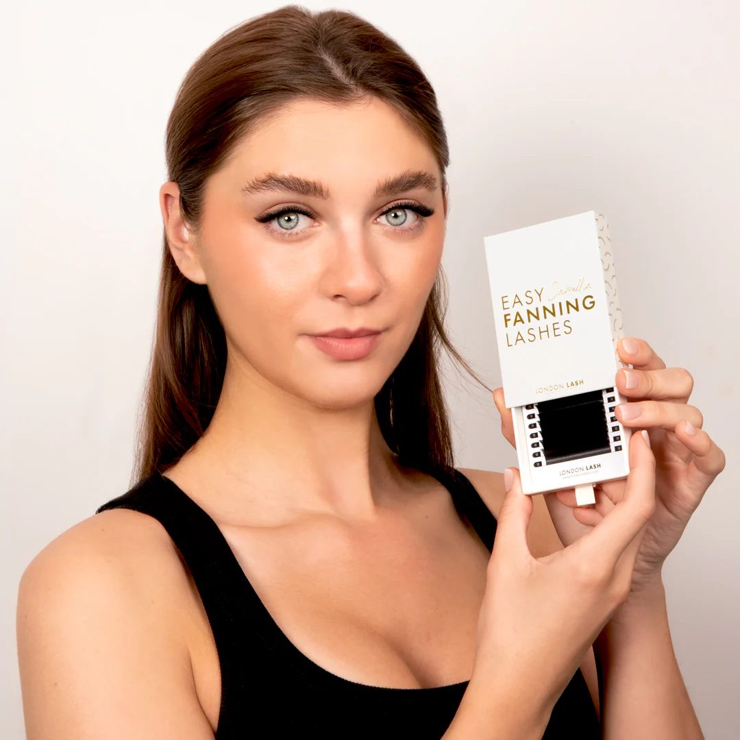 CAMELLIA - EASY FANNING VOLUME LASHES 0.07 - Image 8