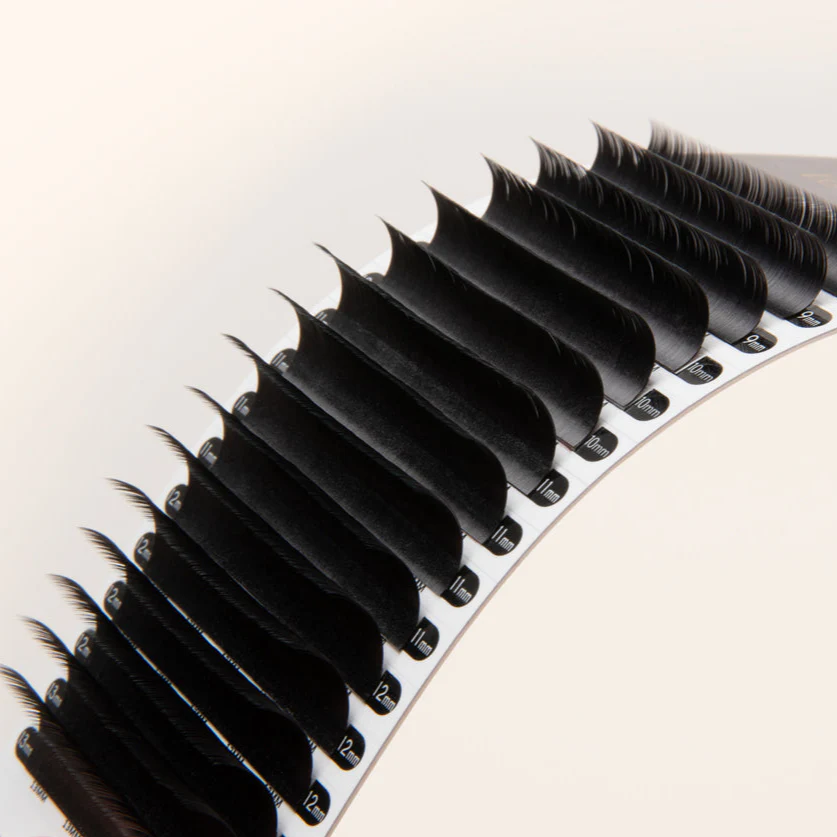 Volume/Classic Chelsea Lashes 0.10 - Image 2